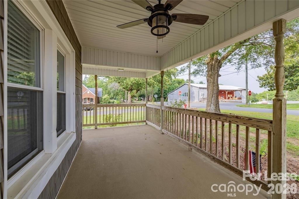 123 E 2nd Street - Photo 4