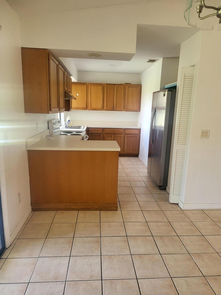 613 Sw Pueblo Terrace - Photo 2