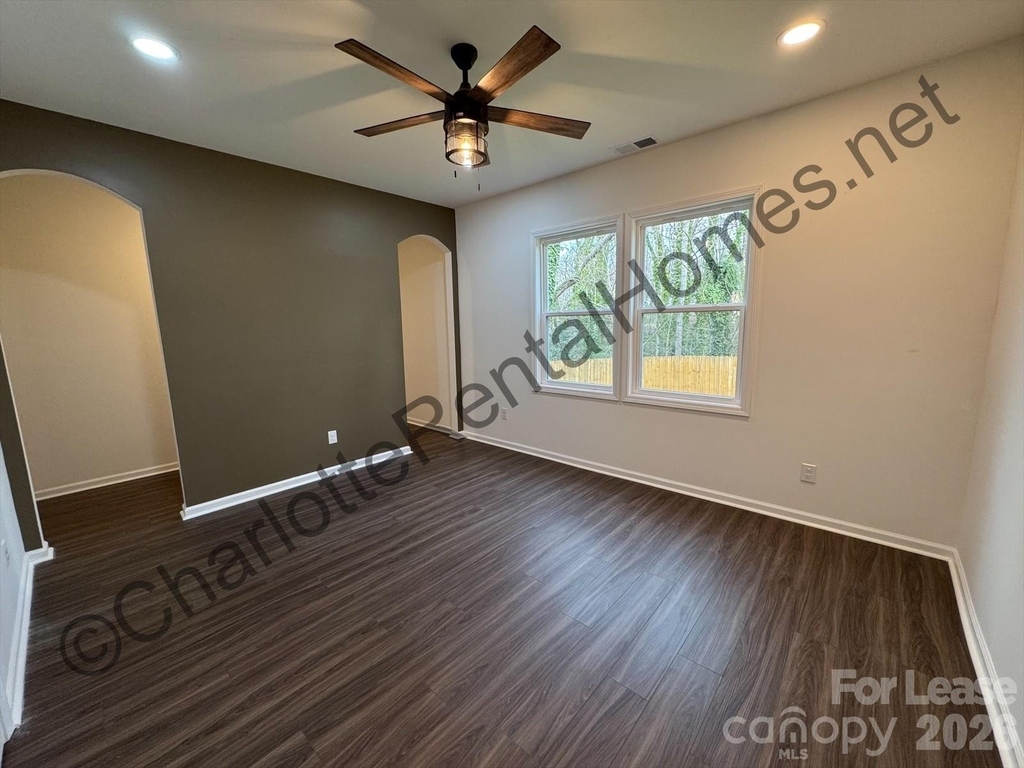 512 N Mulberry Street - Photo 3