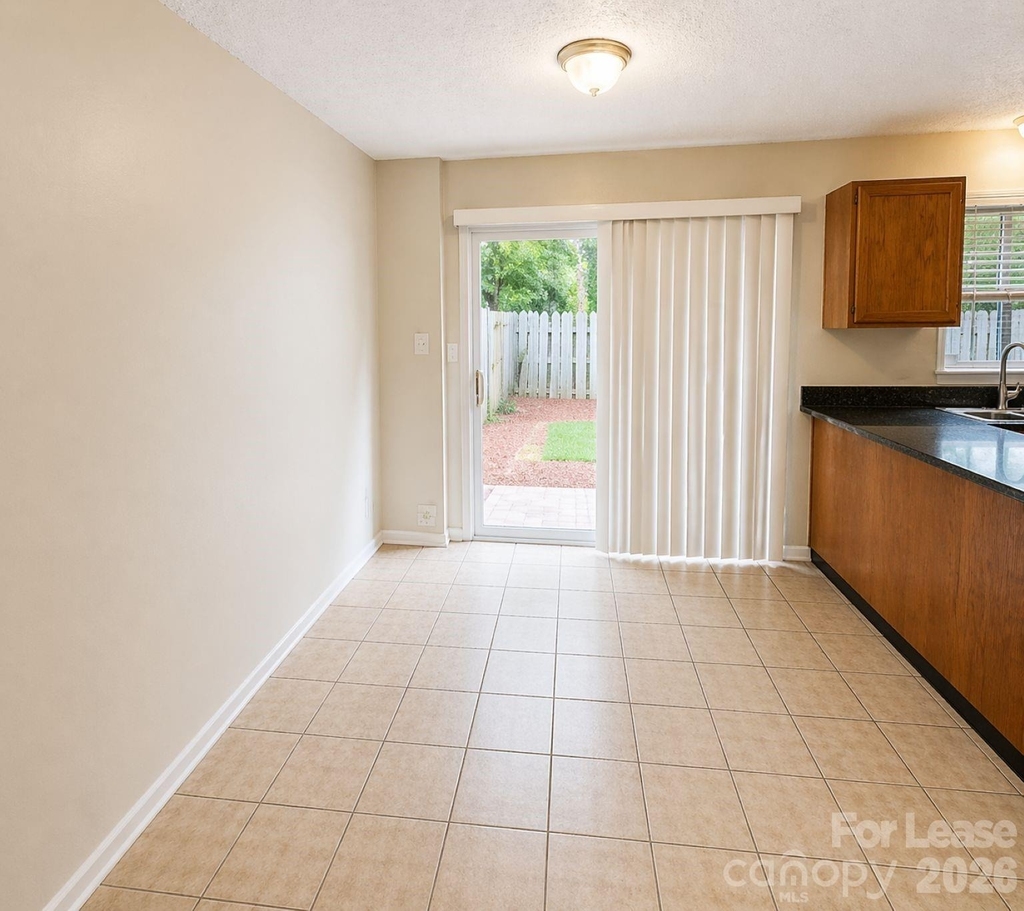 9456 Lexington Circle - Photo 5