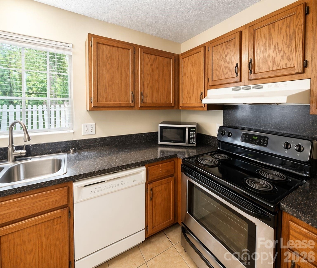 9456 Lexington Circle - Photo 4