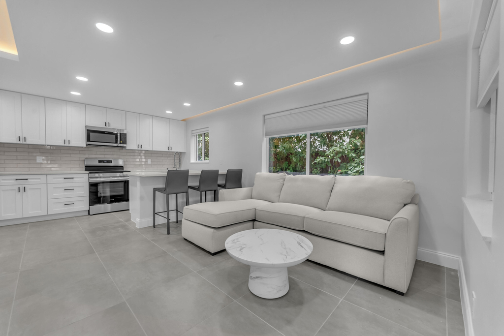 381 Se 15th Avenue - Photo 9