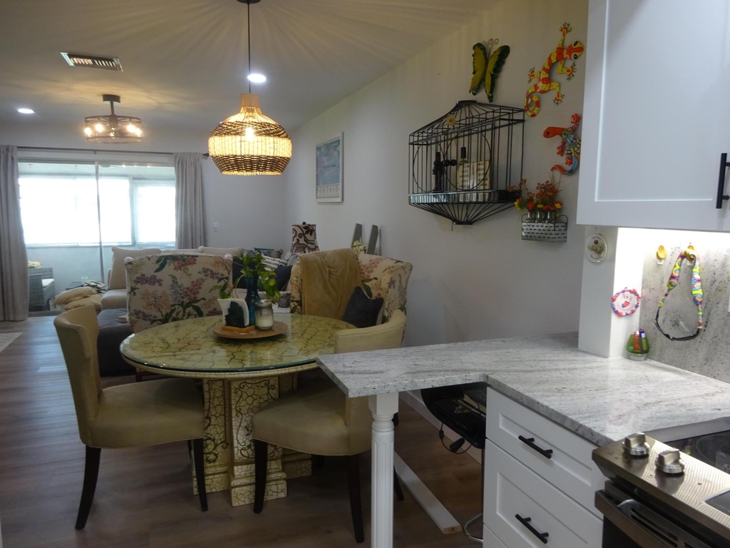 2864 E Crosley Dr Drive E - Photo 3