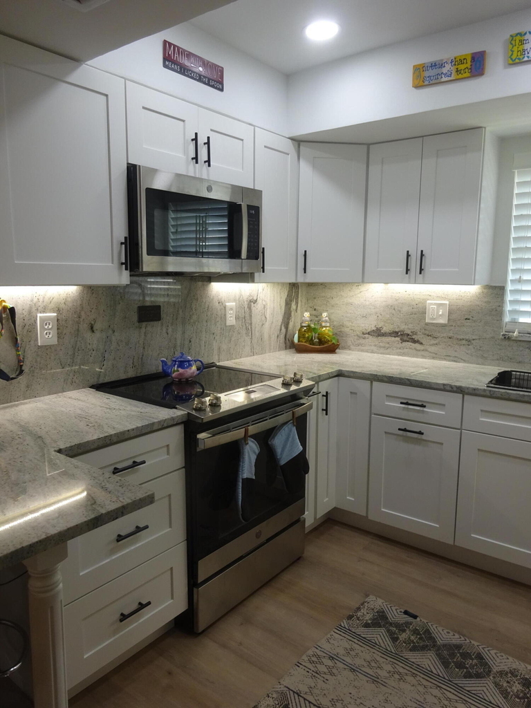 2864 E Crosley Dr Drive E - Photo 2