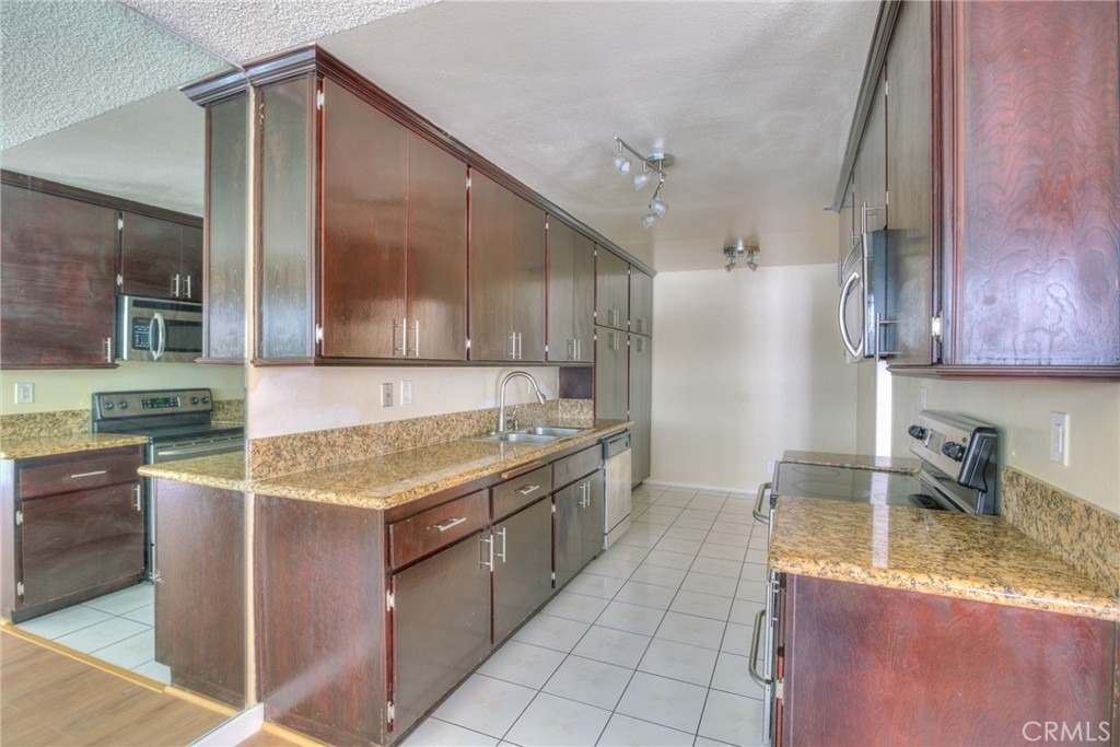 125 S Sierra Madre Blvd - Photo 10