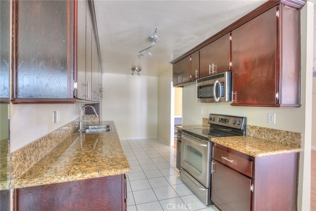 125 S Sierra Madre Blvd - Photo 11