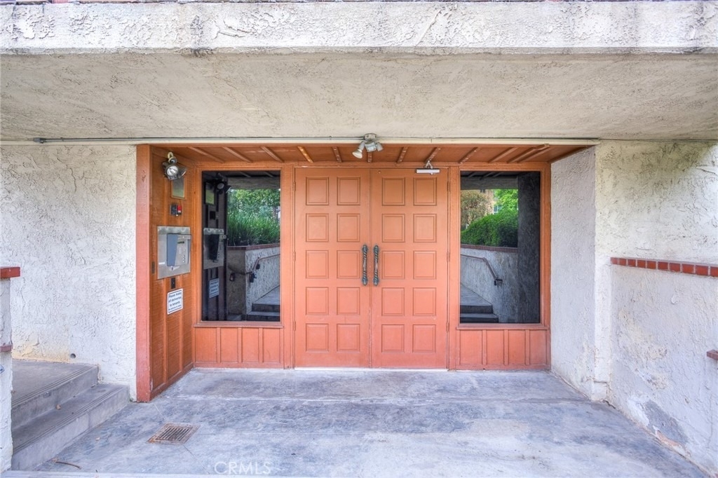 125 S Sierra Madre Blvd - Photo 1