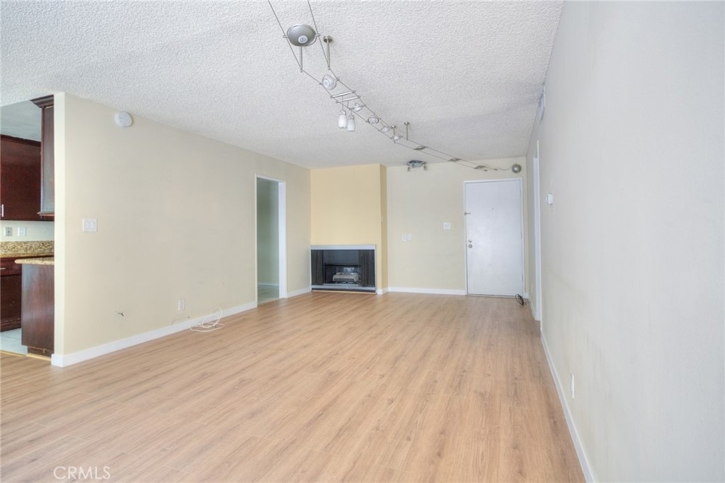 125 S Sierra Madre Blvd - Photo 2