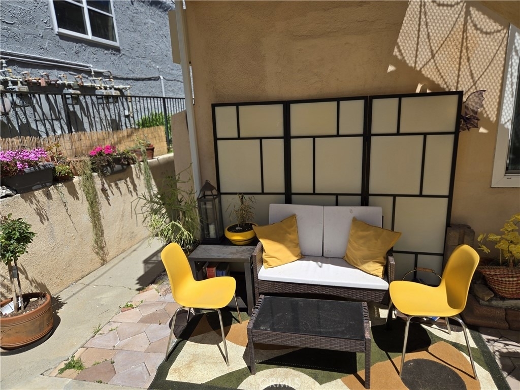1129 N Clark - Photo 6