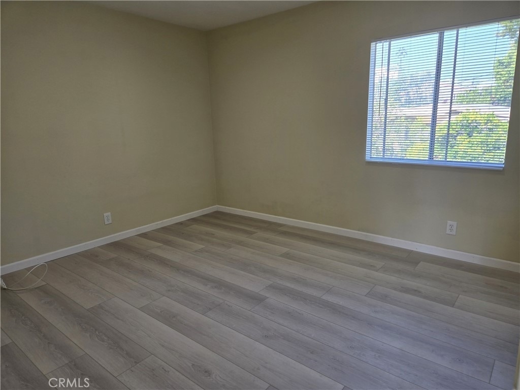 1129 N Clark - Photo 4