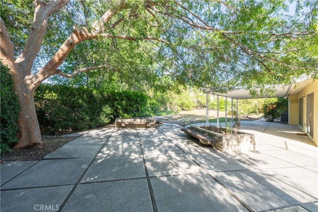 11761 Encino Avenue - Photo 35