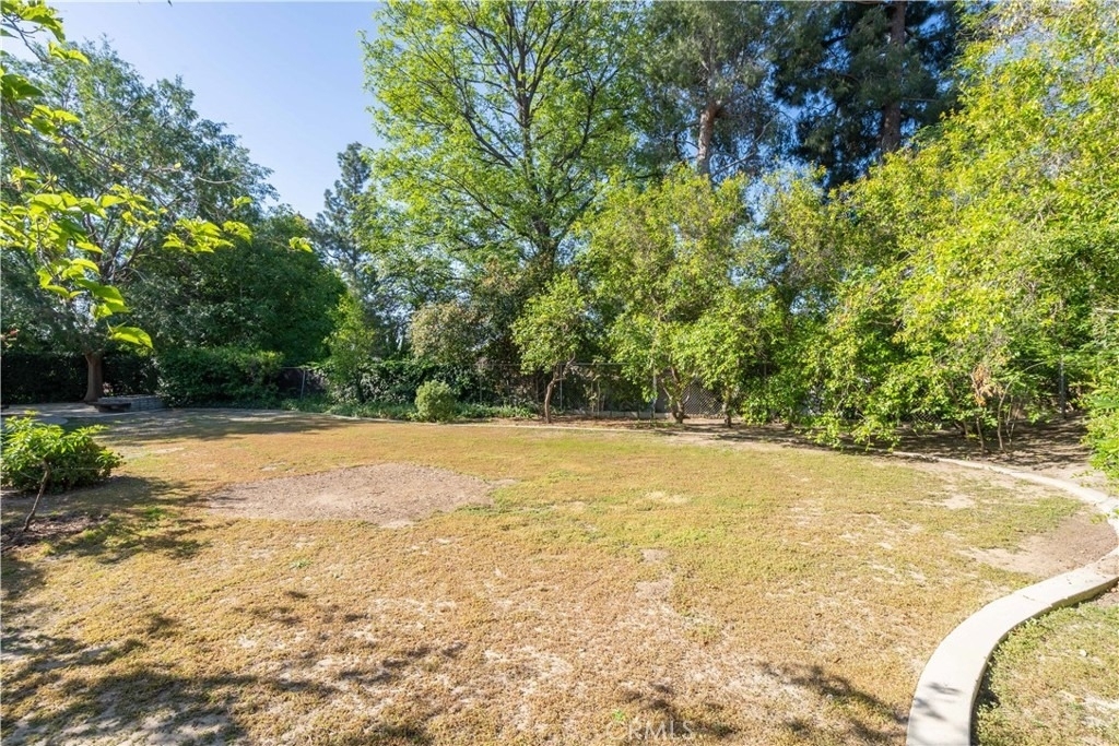 11761 Encino Avenue - Photo 31