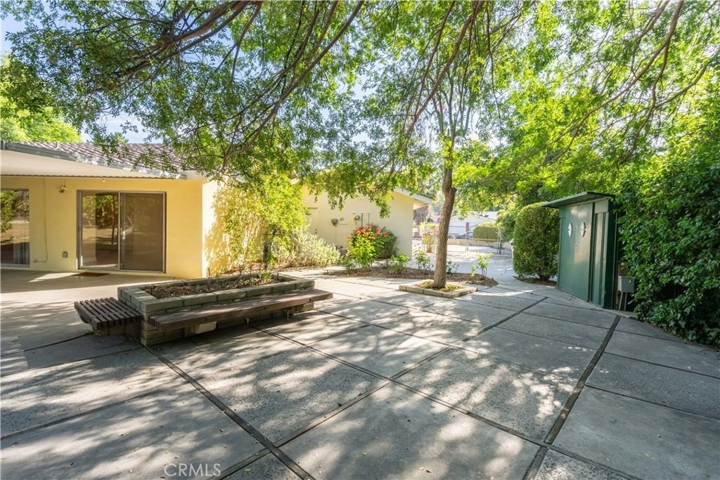 11761 Encino Avenue - Photo 33
