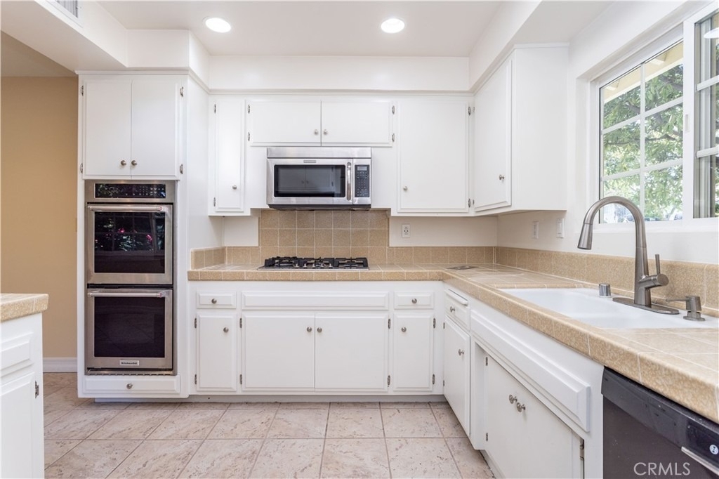11761 Encino Avenue - Photo 11