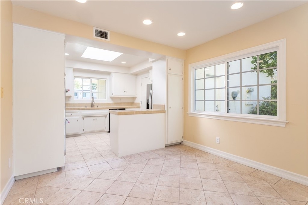 11761 Encino Avenue - Photo 7