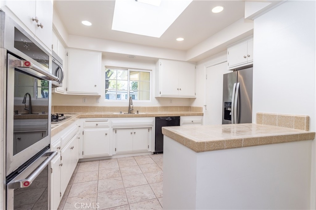 11761 Encino Avenue - Photo 9