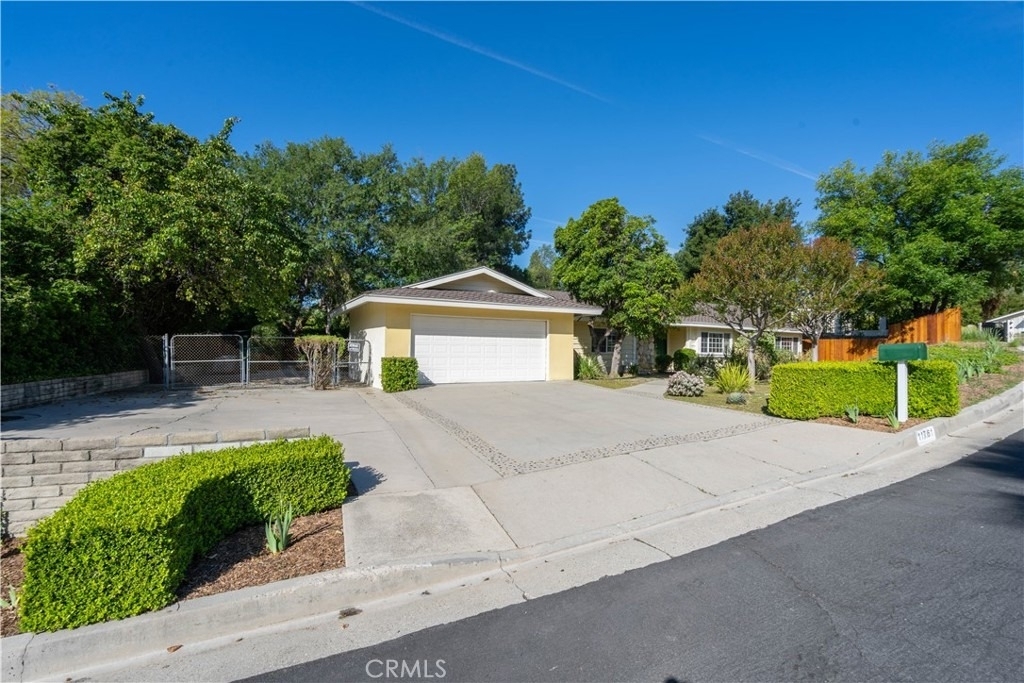 11761 Encino Avenue - Photo 40