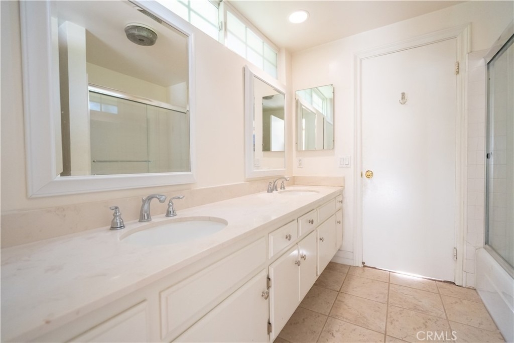 11761 Encino Avenue - Photo 25