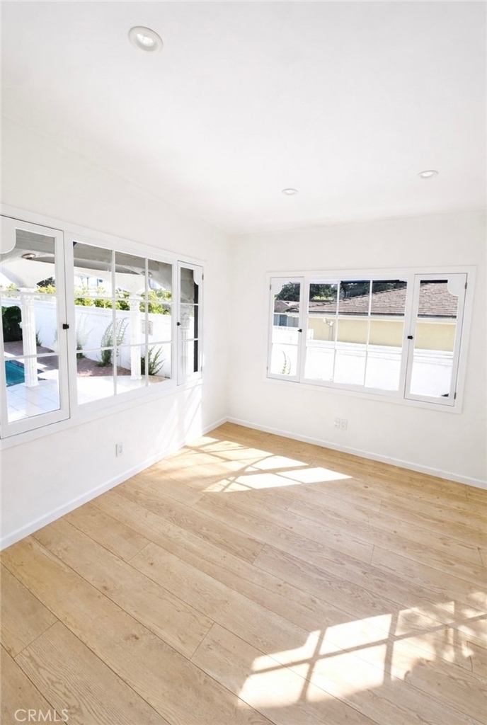 710 Adelaide Place - Photo 18