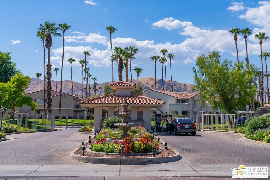 505 S Farrell Drive - Photo 0