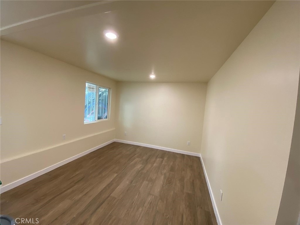 448 W 41st Place - Photo 23