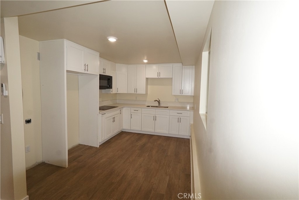 448 W 41st Place - Photo 27