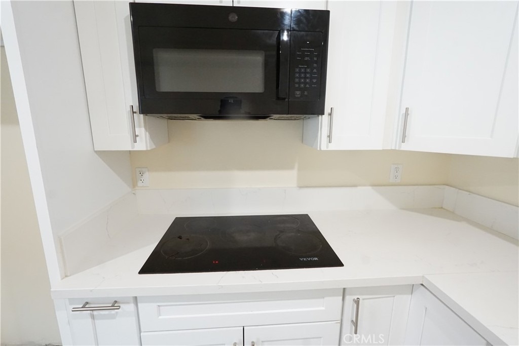 448 W 41st Place - Photo 16
