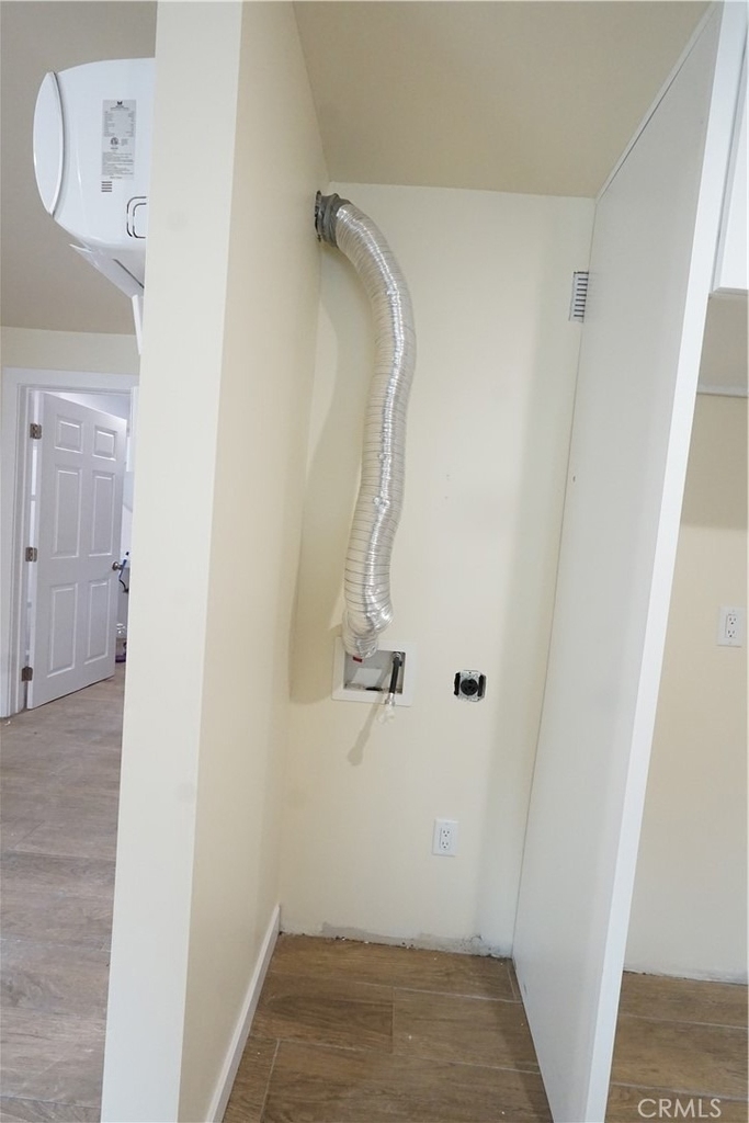 448 W 41st Place - Photo 17