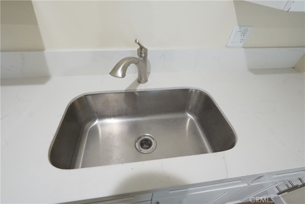 448 W 41st Place - Photo 20