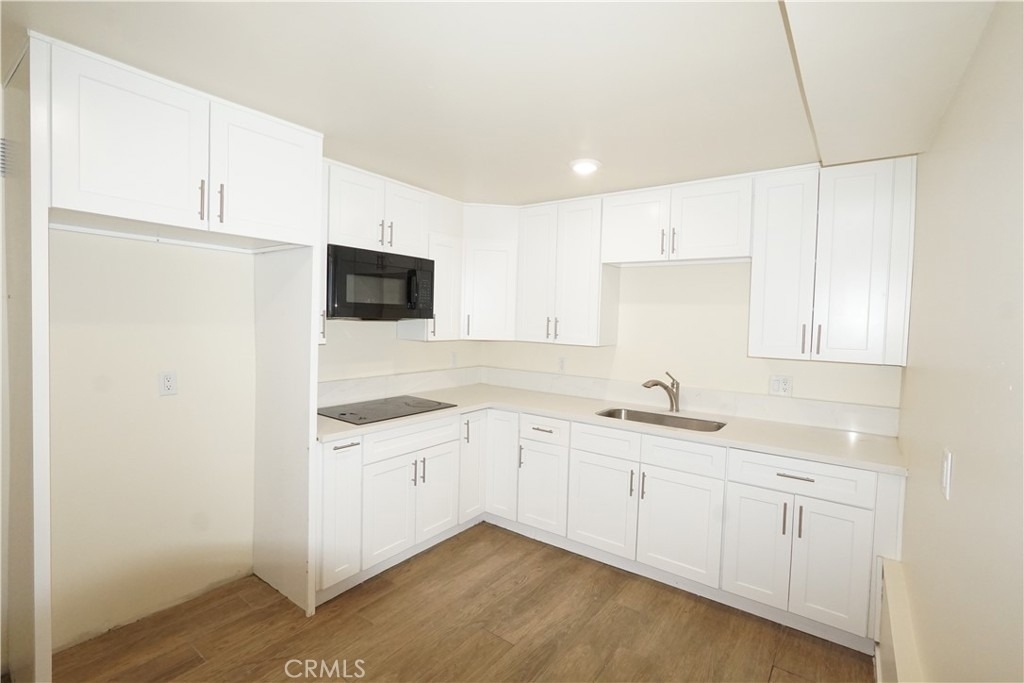 448 W 41st Place - Photo 26