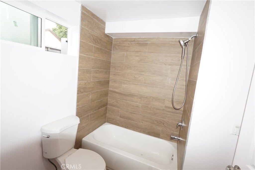 448 W 41st Place - Photo 12