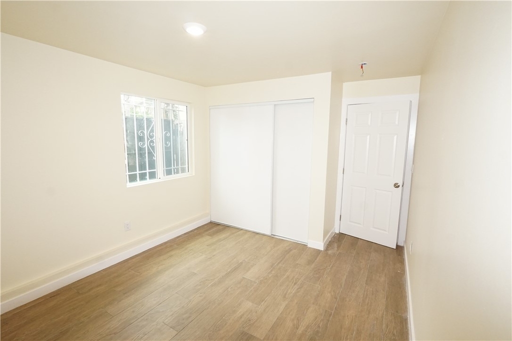 448 W 41st Place - Photo 3