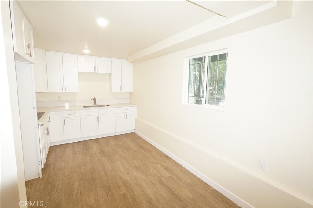 448 W 41st Place - Photo 35