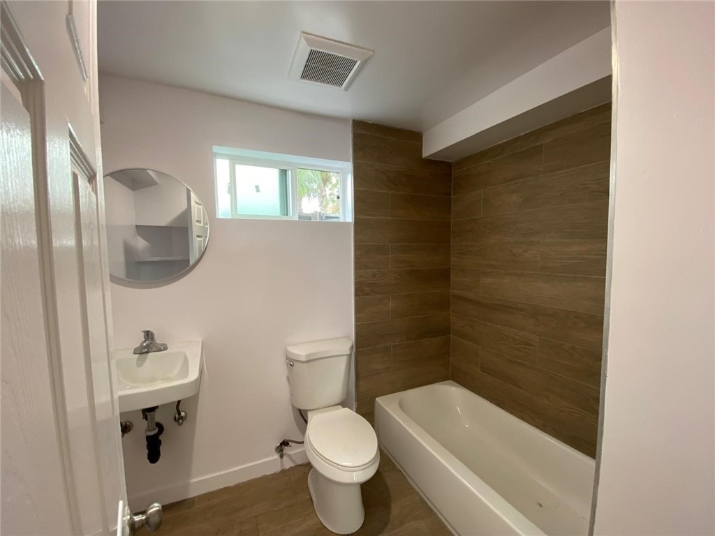 448 W 41st Place - Photo 22