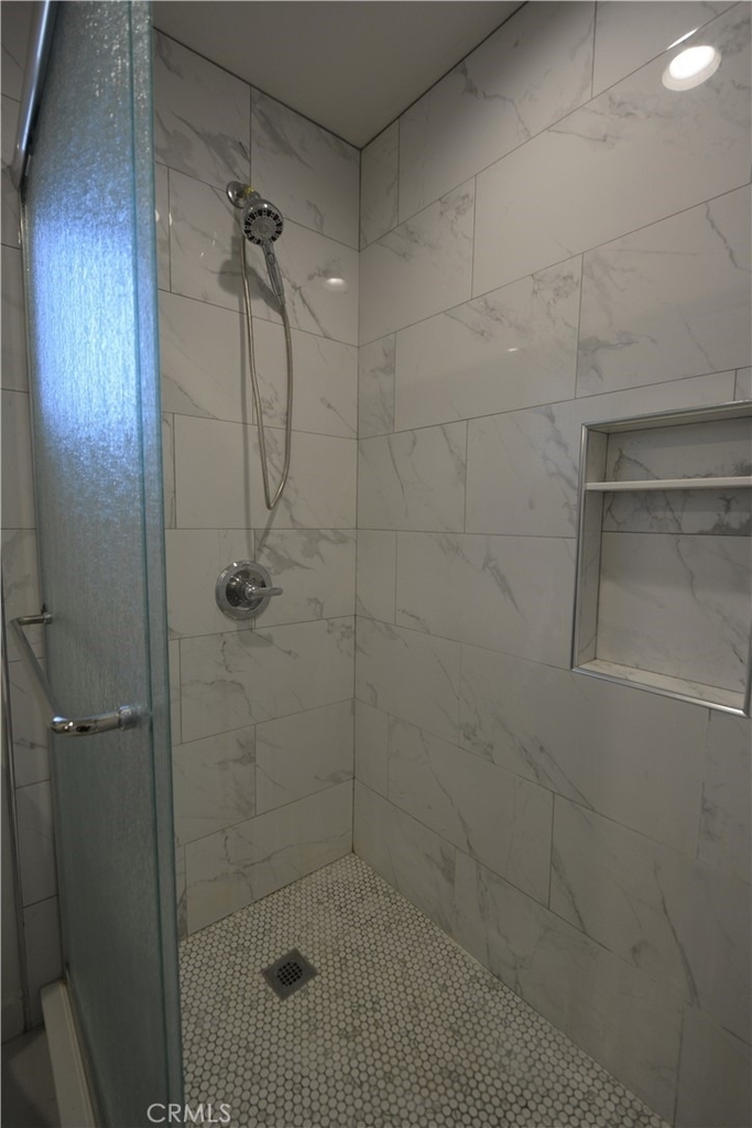 18328 Devlin Avenue - Photo 17