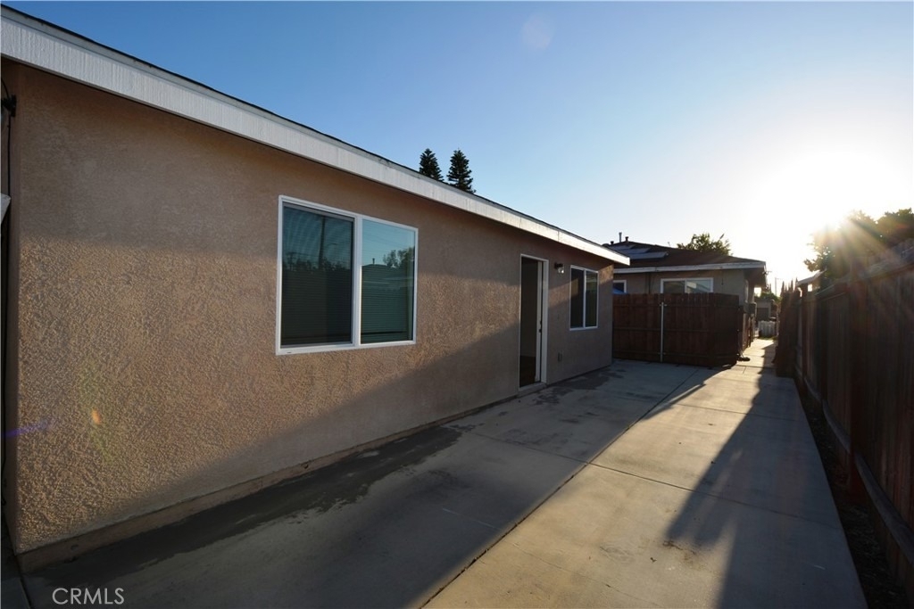 18328 Devlin Avenue - Photo 6