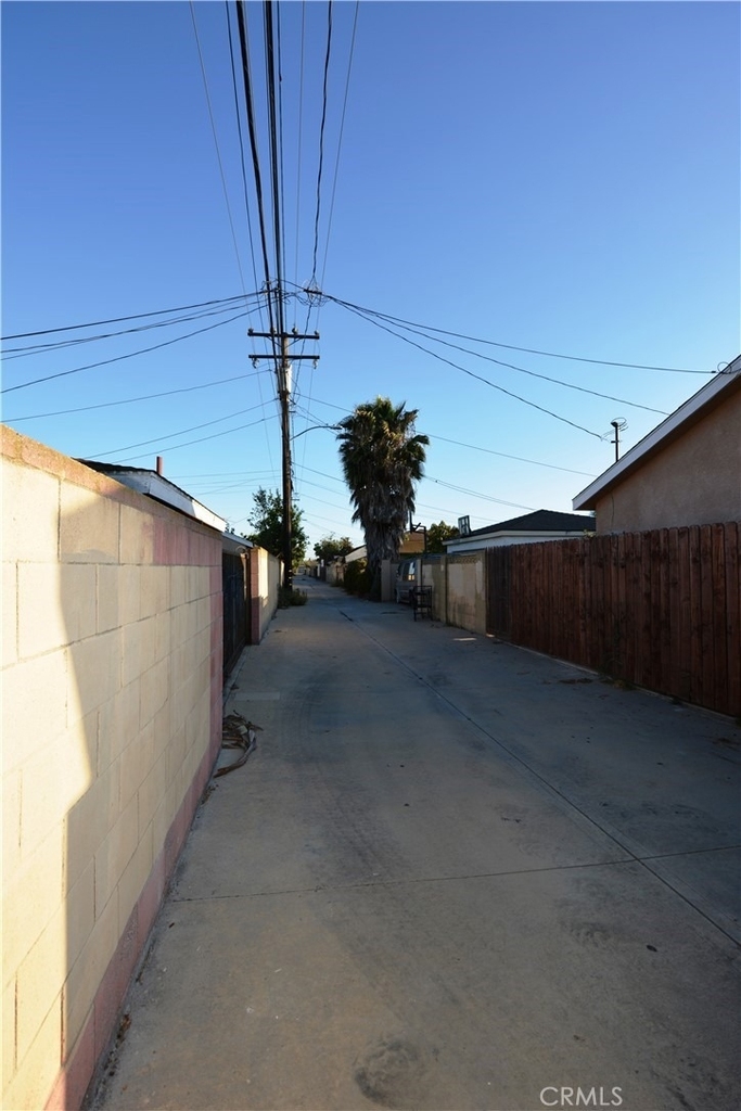 18328 Devlin Avenue - Photo 27