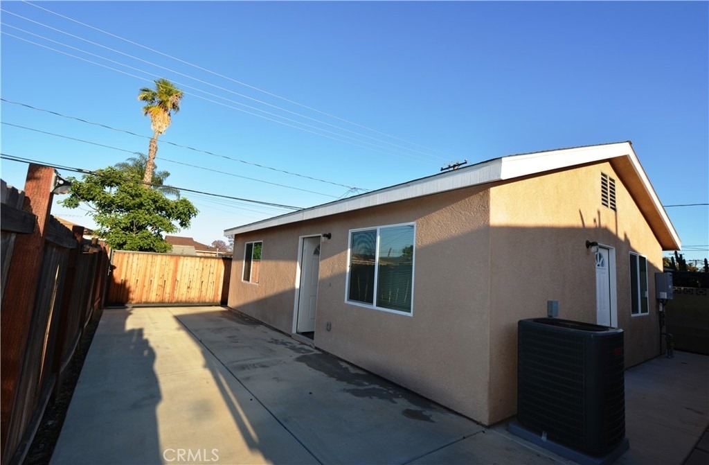 18328 Devlin Avenue - Photo 5