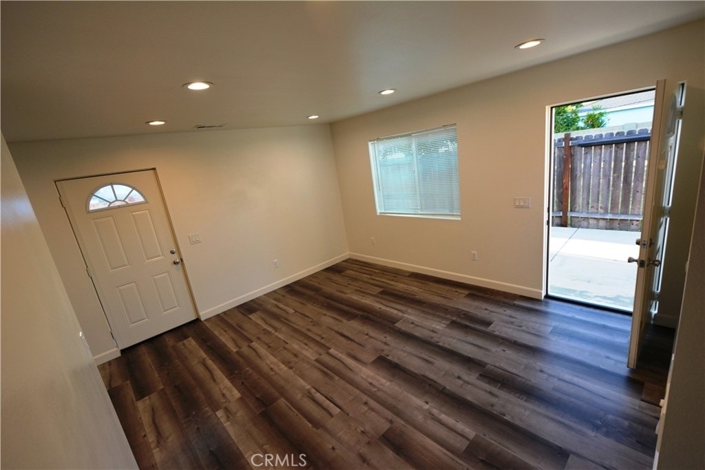 18328 Devlin Avenue - Photo 9