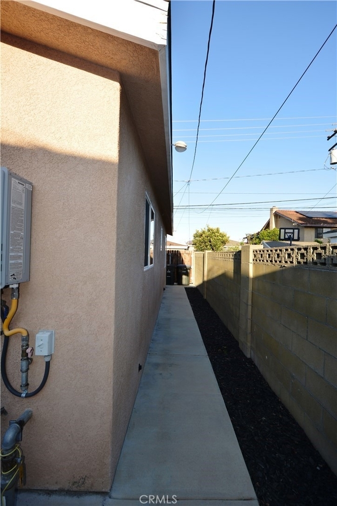 18328 Devlin Avenue - Photo 23