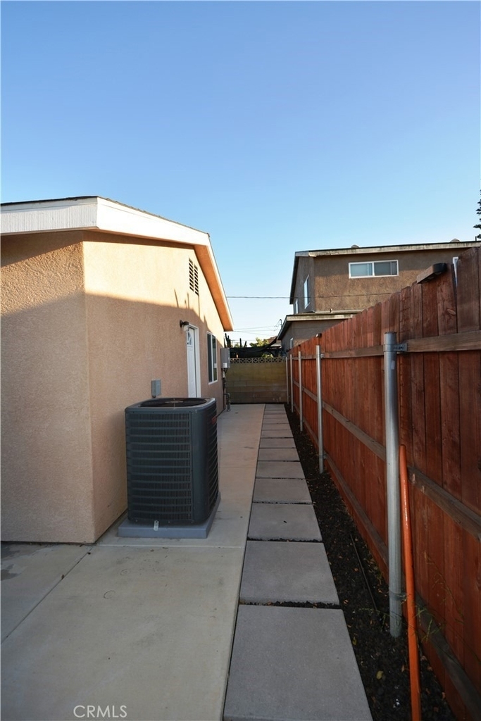 18328 Devlin Avenue - Photo 21