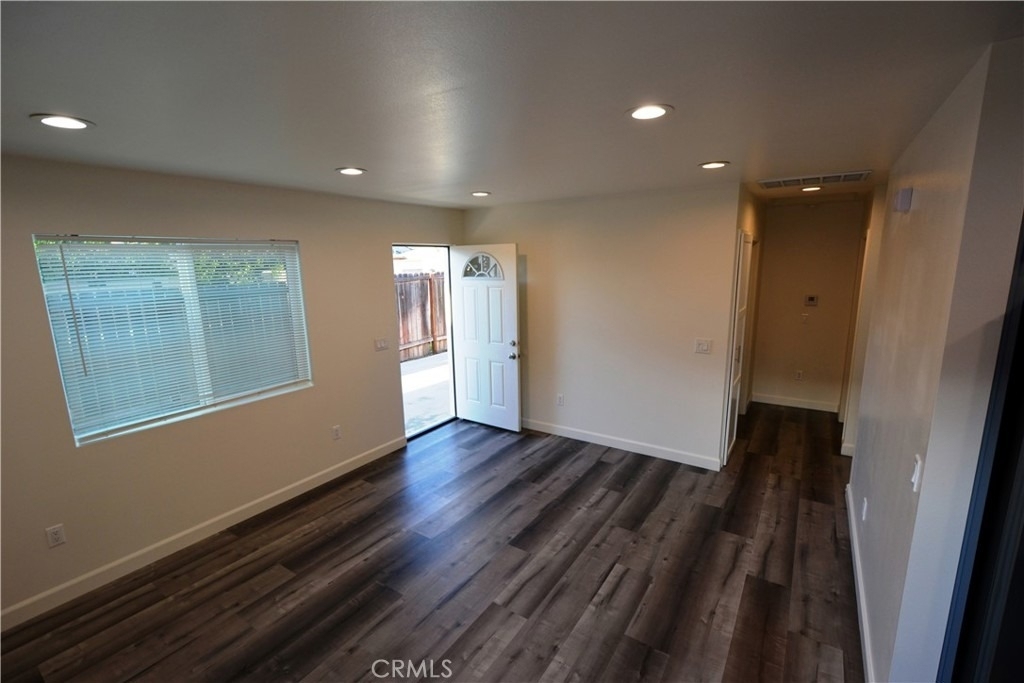 18328 Devlin Avenue - Photo 10