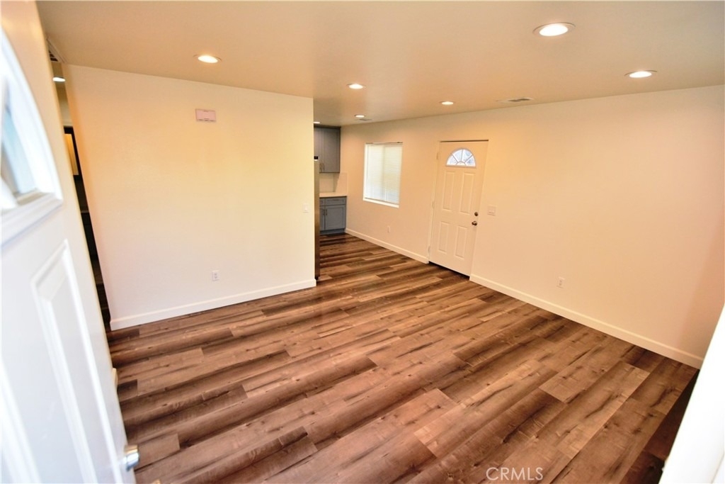 18328 Devlin Avenue - Photo 8