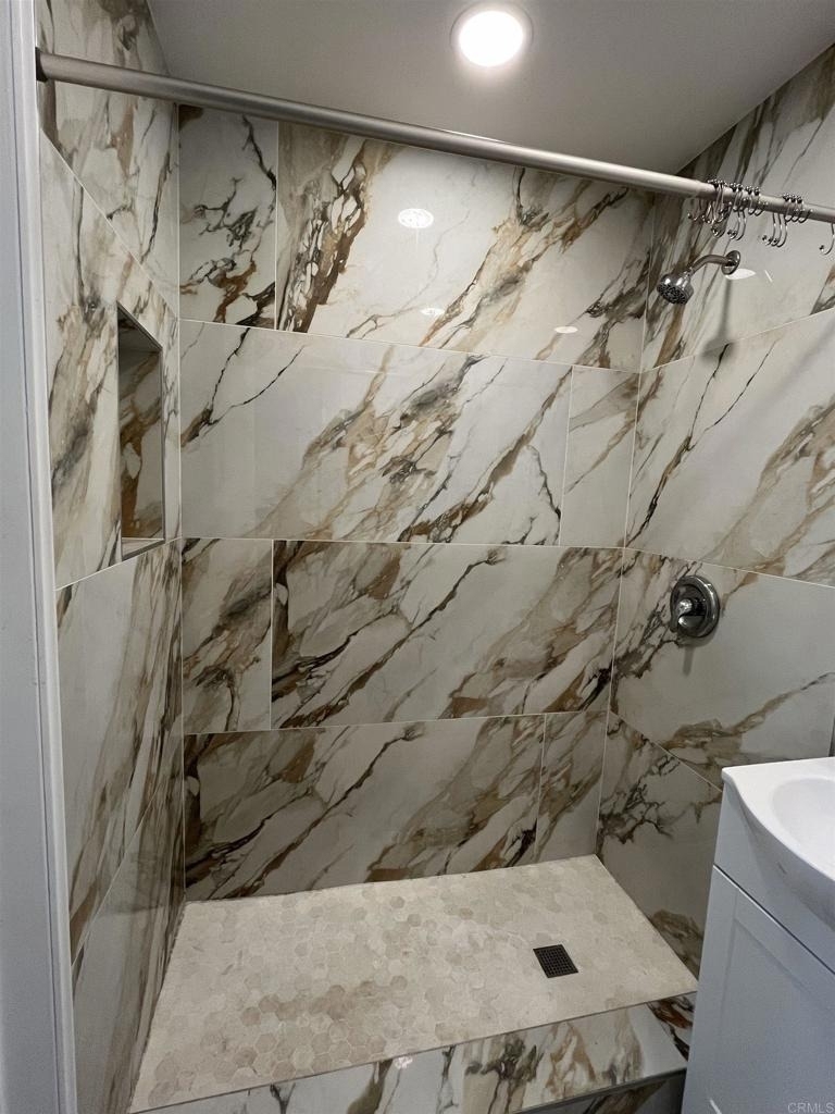 137 Carnation Ave. - Photo 8