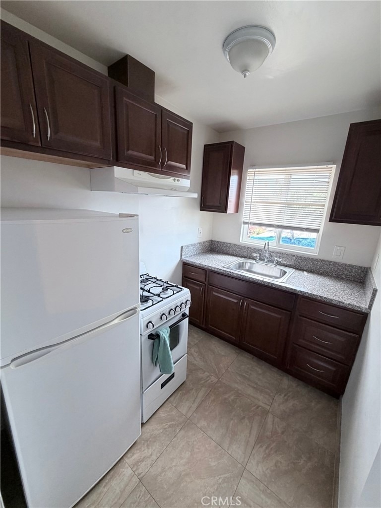 1248 Wesley Avenue - Photo 6