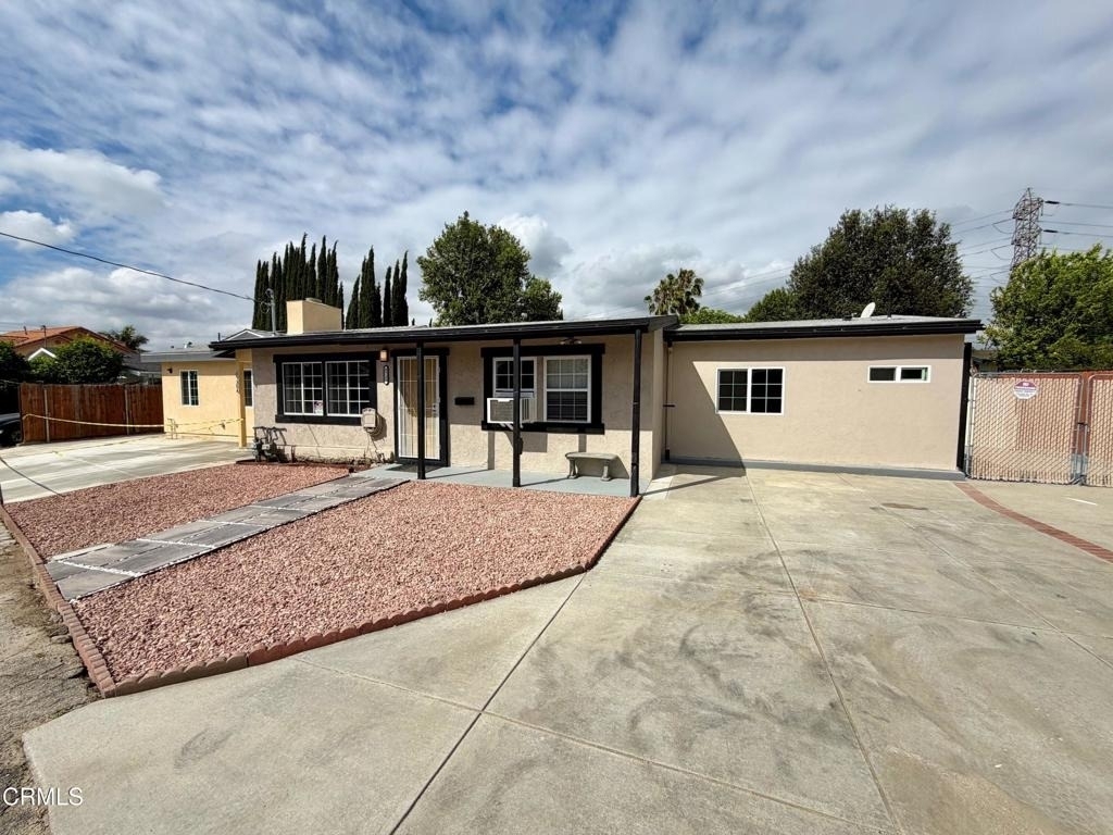 8735 E Fairview Avenue - Photo 2