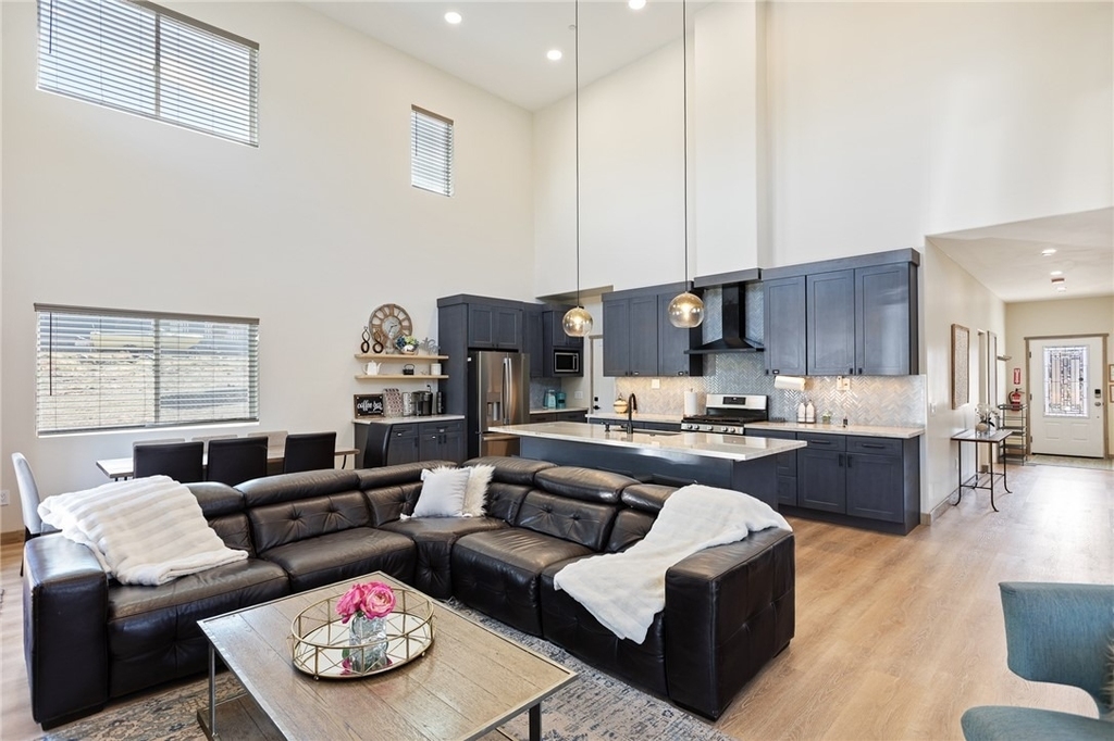 1215 Valley View Drive - Photo 4