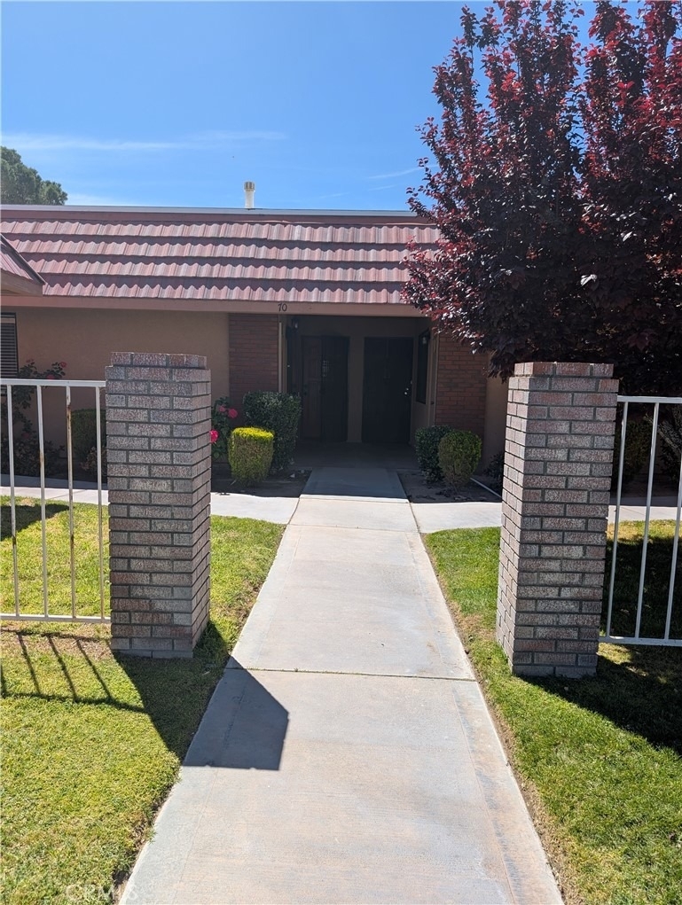 27535 Lakeview - Photo 0