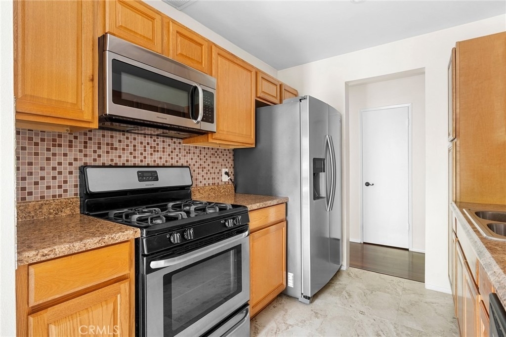 15344 Weddington Street - Photo 9