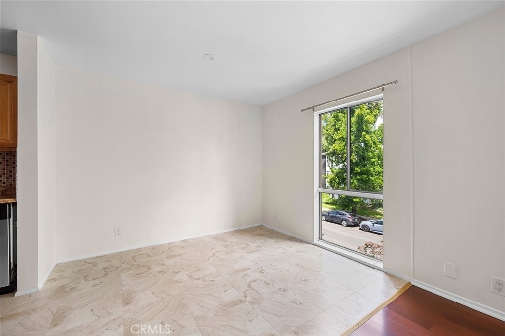 15344 Weddington Street - Photo 7